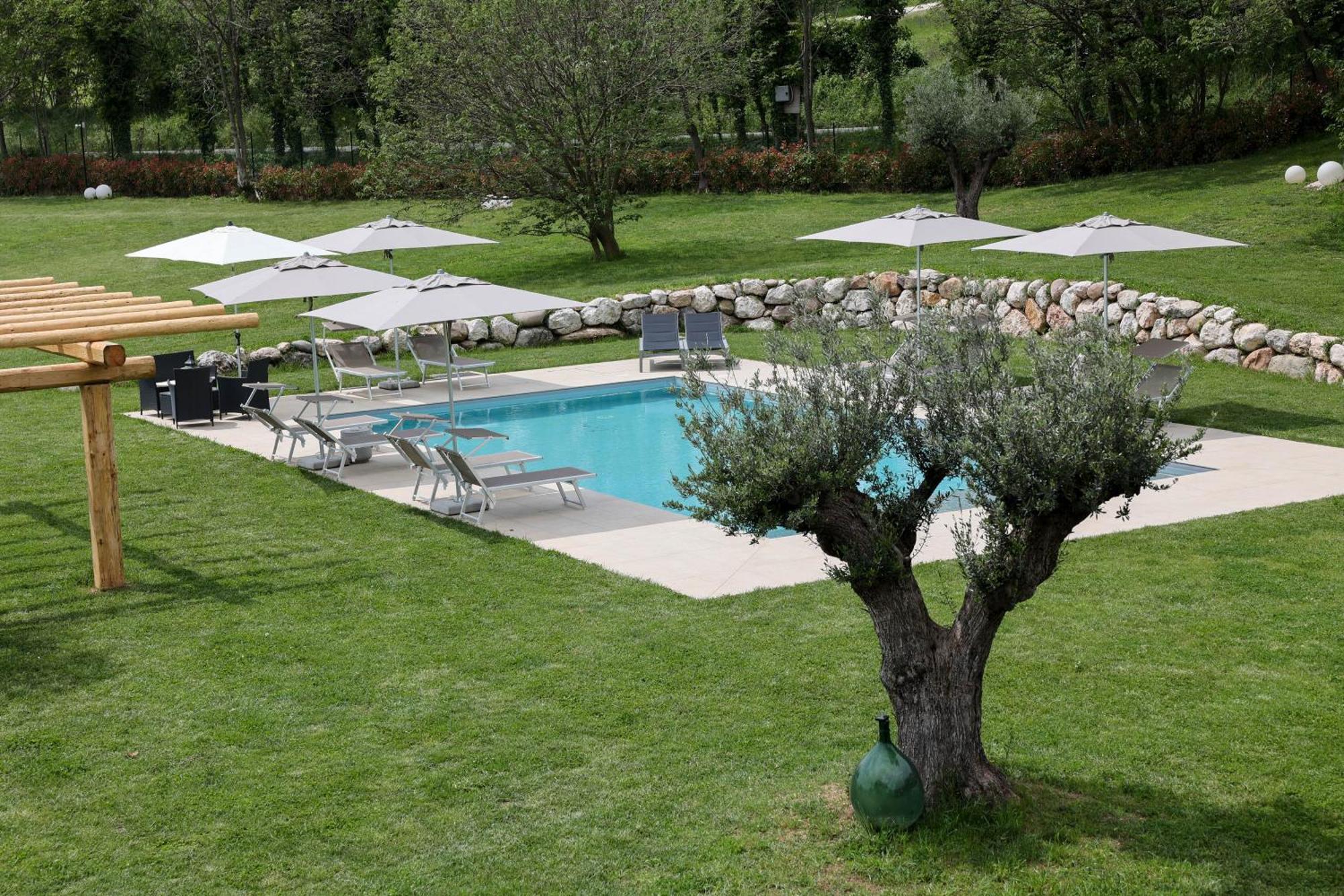 كاستلْنْيوفو ديل غارد Bed And Breakfast Le Giale المظهر الخارجي الصورة
