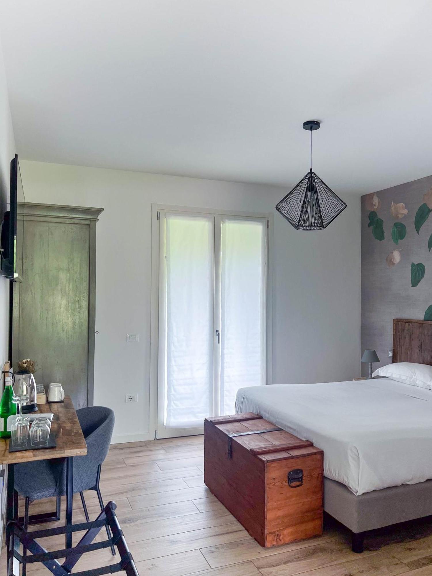 كاستلْنْيوفو ديل غارد Bed And Breakfast Le Giale الغرفة الصورة